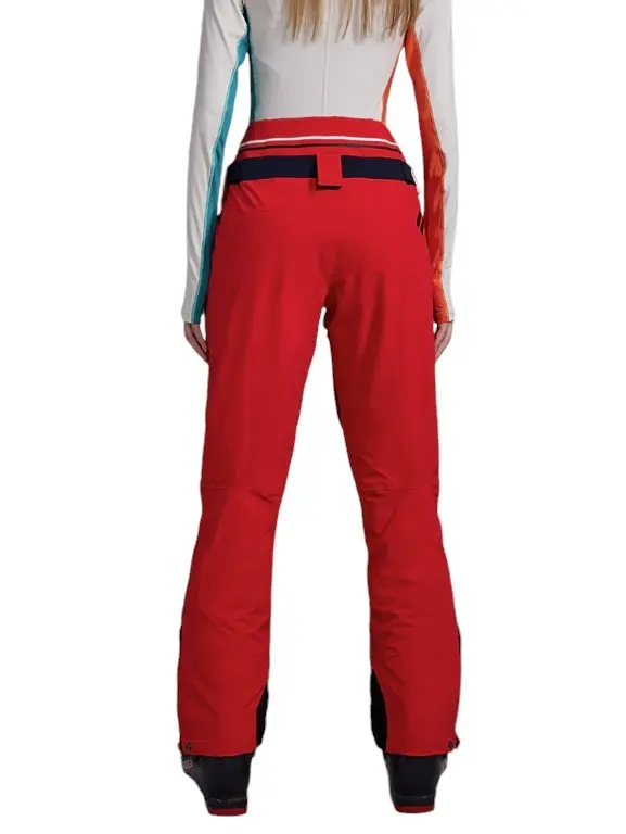 Pantalon rojo de espalda-Photoroom.webp