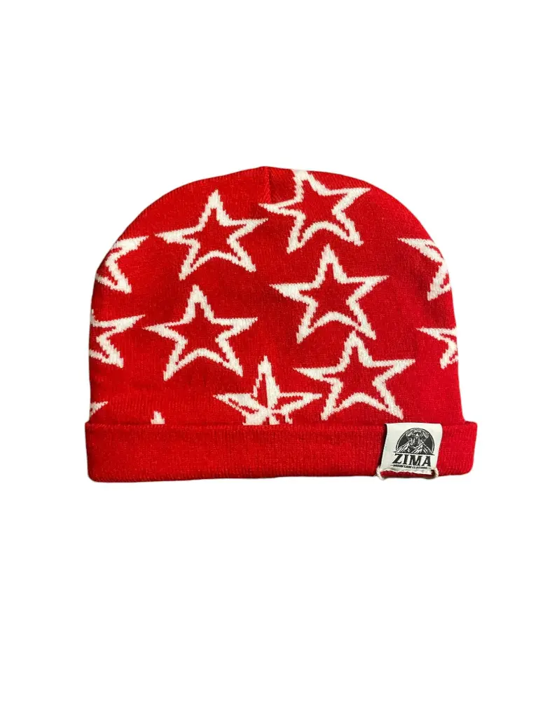 Beanie rojo estrellas blancas doblado-Photoroom.webp