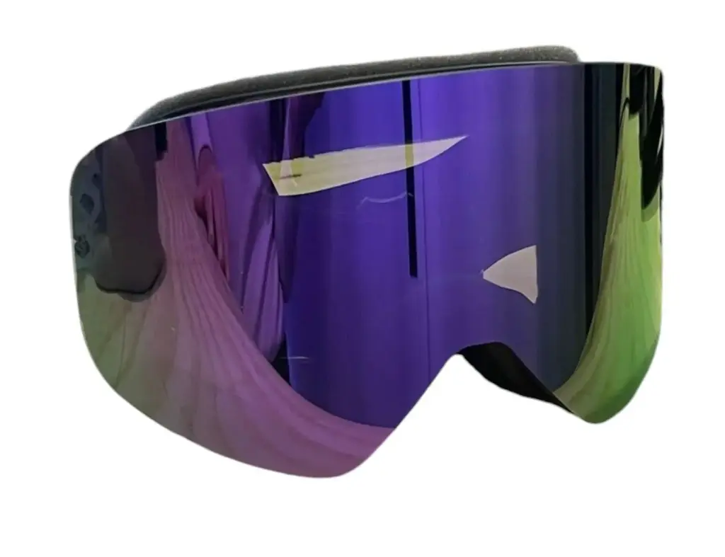 Ski goggle purple