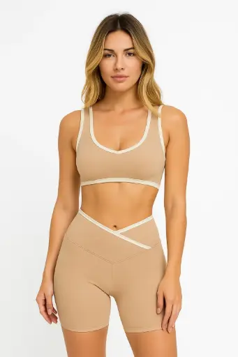 Top corte atlética beige